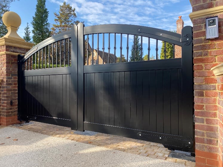 Aluminium Gates off the Garden