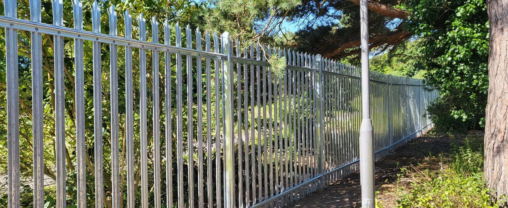 Palisade fencing
