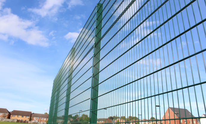 Understanding the Benefits That Mesh Fencing Has to Offer as a Security Perimeter System