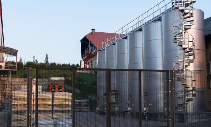 SR1 (A1) Fencing System vs. Standard Security Solution