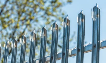 Palisade fencing single-point heads