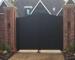 The Advantages of Choosing Ready Made Aluminium Driveway and Garden Gates