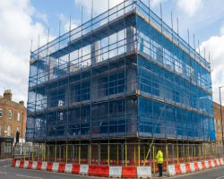 A Guide to Scaffold Sheeting, Debris Netting, and Barriers