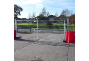 RB2000 Compatible Double Leaf Gates With Flag Panels
