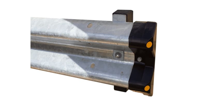 Armco wall mounting plate attached to a corrugated armco rail 