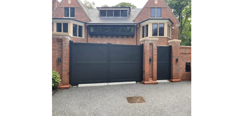 Black 3.5m Wide Aluminium Double Swing Driveway Gate With Diagonal Infill