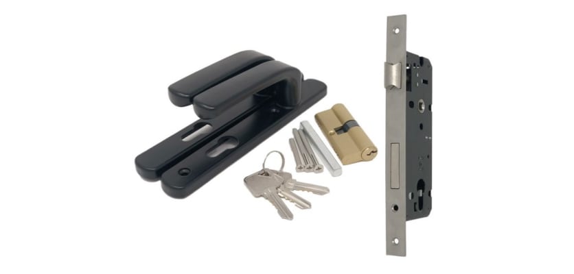  Images shown are for illustration purposes only and may differ slightly Feefo logo Gate Handle Set With Keys And Lock For Aluminium Gates