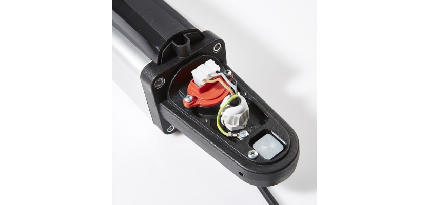 Showing the internal components of the swing gate operator 