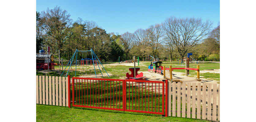 PlaySecure® 1.2m x 2.9m Wide Machine Access Double Railing Gate Kit Kit installed alongside bow top railing
