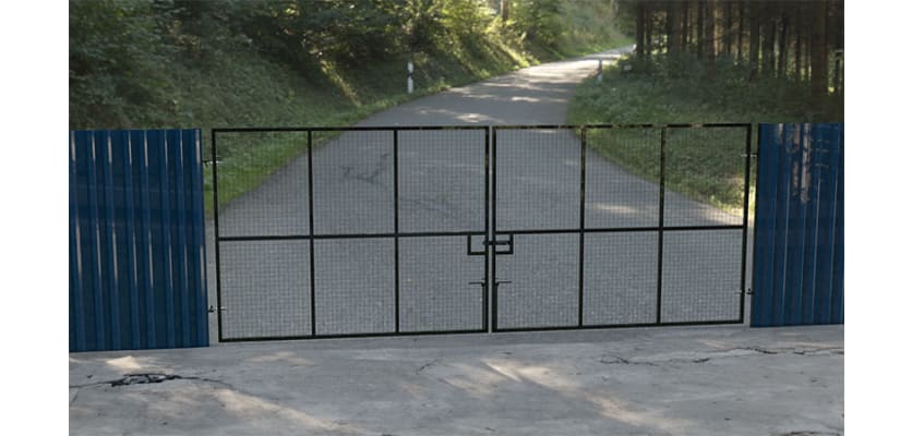 Double Leaf Vehicle Site Gate Kit installed at building site 