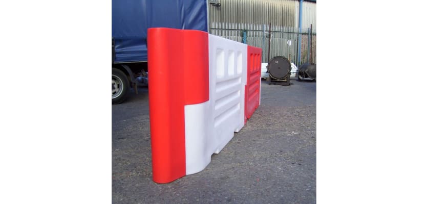 Portable RB2000 Water Barrier System for easy setup