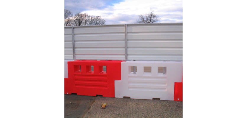Heavy-duty RB2000 Water Barrier System for construction sites