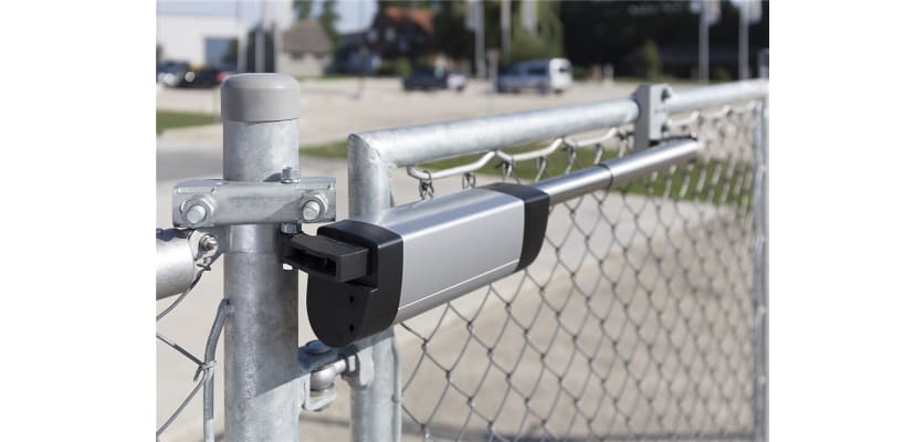 Locinox Hydraulic Gate Closer Attached to a Mesh Gate 