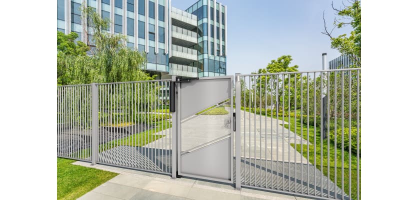 Motorised Gate Closer Attached to a closed Gate 
