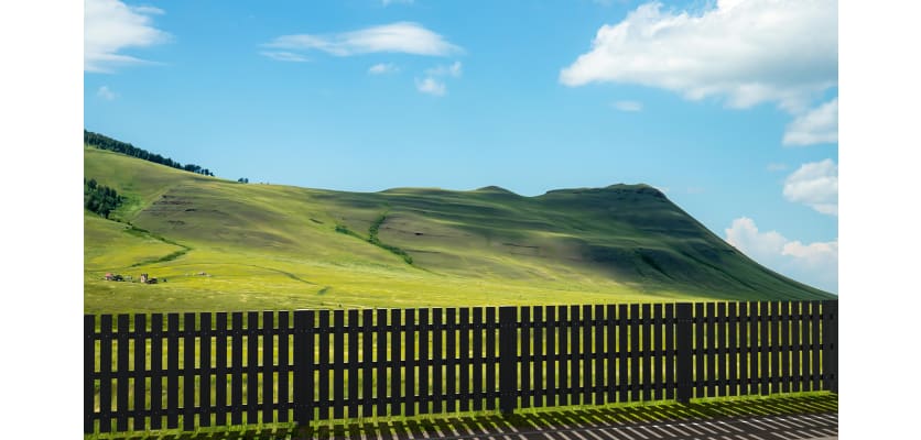 1.2m High Recycled Plastic Picket Pale Fencing installed