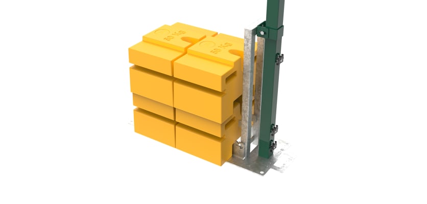 Close up of the 3.0m high 868 Mesh RapidShield End post and Ballast Block - Green Finish