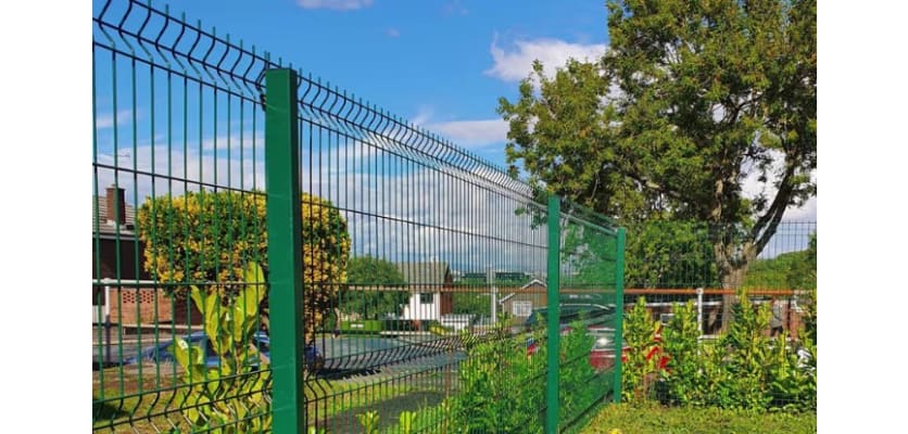 Green V mesh Installed around garden