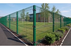 V Mesh Fencing Calculator