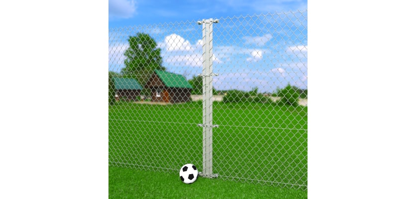 1.8m High Chain Link System with Steel Posts installed around football field