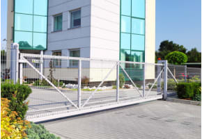 FFL 95 Automated Mesh Cantilever Gate 3.5m - 5.5m Wide