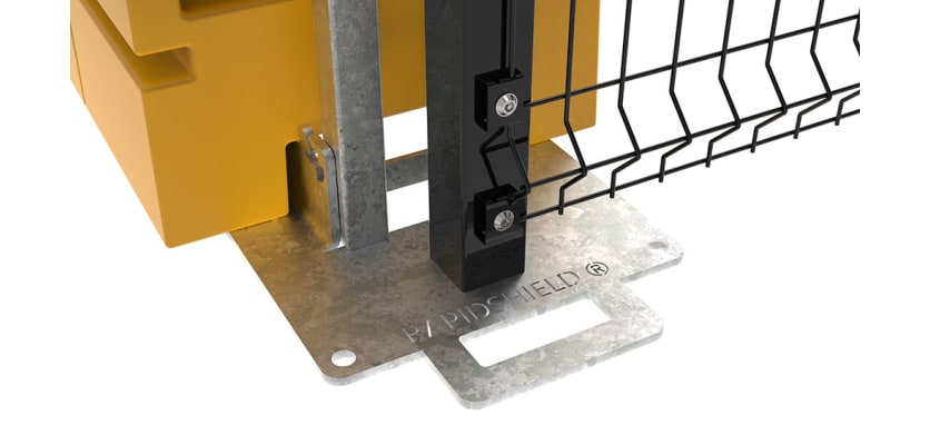 Close up of bottom of 1.8m High RapidShield® V Mesh Intermediate Fencing