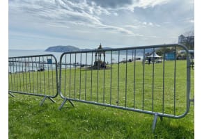Crowd Control Barrier and Accessories Calculator