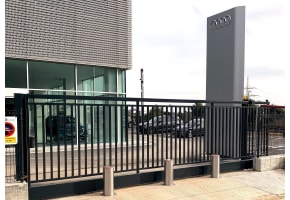 Benito H6008/3 – Group of 3 Stainless Steel Automatic Telescopic Hydraulic Bollards Kit