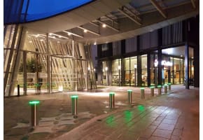 Benito H6008/4 – Group of 4 Stainless Steel Automatic Telescopic Hydraulic Bollards Kit