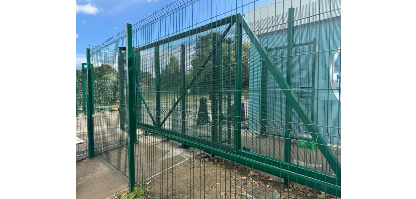 Green  FFL 95 Manual 358 Prison Mesh Cantilever Gate
