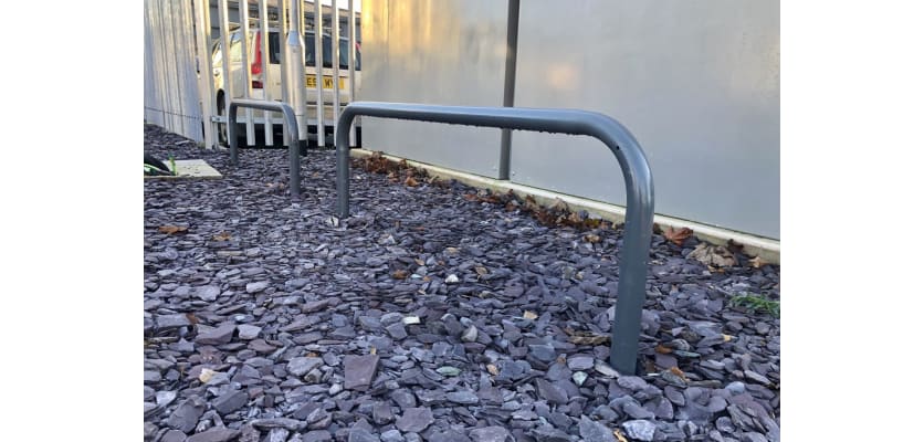 Hooped barrier installed on a commercial property