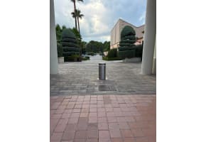 Benito H2208 - Semi-Automatic Bollard - 220mm x 500mm